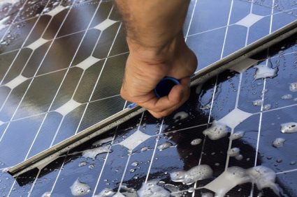 Comment garder vos panneaux solaires propres ?