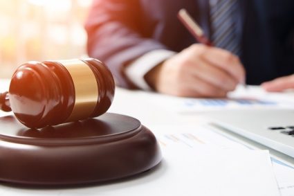 Comment réagir face à une mise à pied injustifiée ?